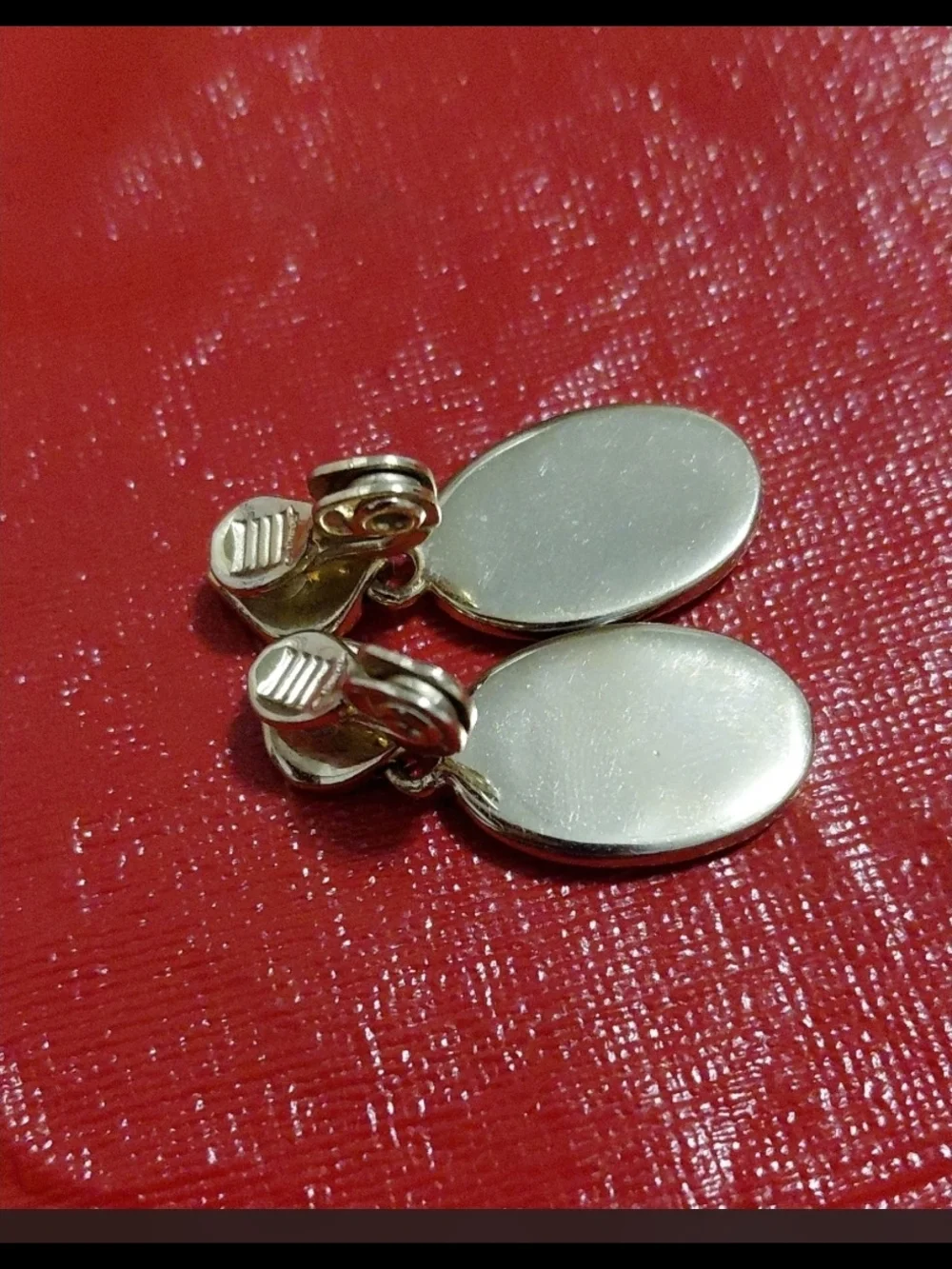 Vintage Disney Gold-Tone Brushed Oval Clover Clip-On Earrings Retro 90s